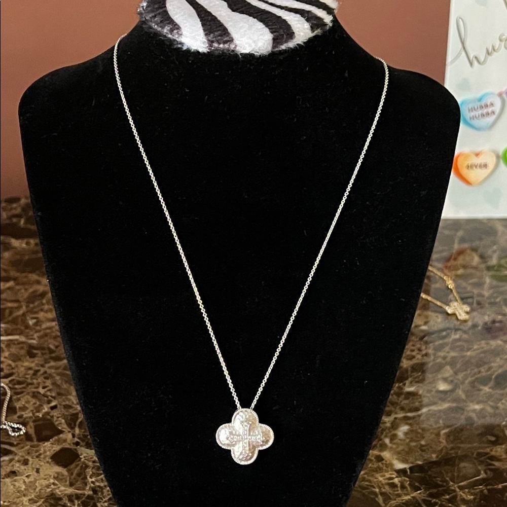 Gabriel & Co.925 Sterling Silver Woman’s 18” Diamond Cross Clover Necklace EUC